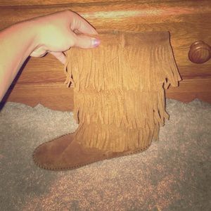 Authentic Minnetonka Moccasin fringe boots!!